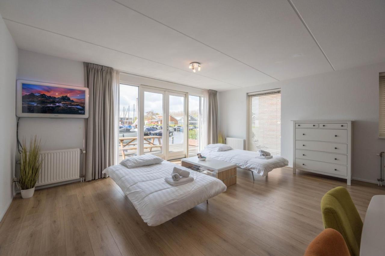 Вилла Meerzicht 70 - Vakantiehuis Aan Het Water! Uitgeest Экстерьер фото