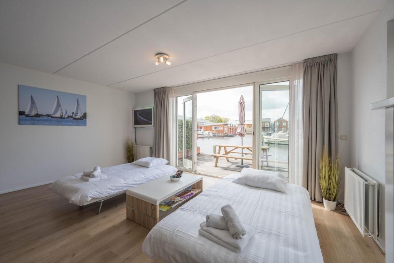 Вилла Meerzicht 70 - Vakantiehuis Aan Het Water! Uitgeest Экстерьер фото